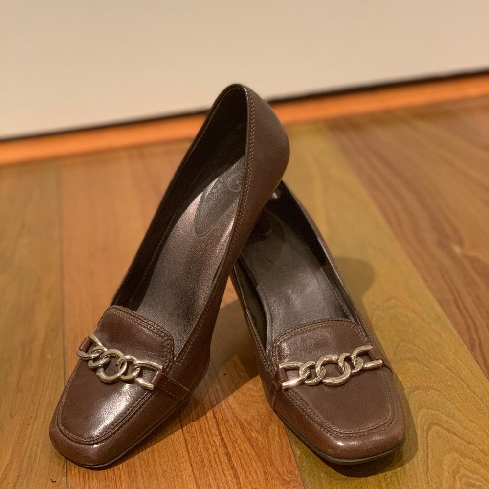 Cole Haan Brown Kitten Heel Pumps Size 6.5